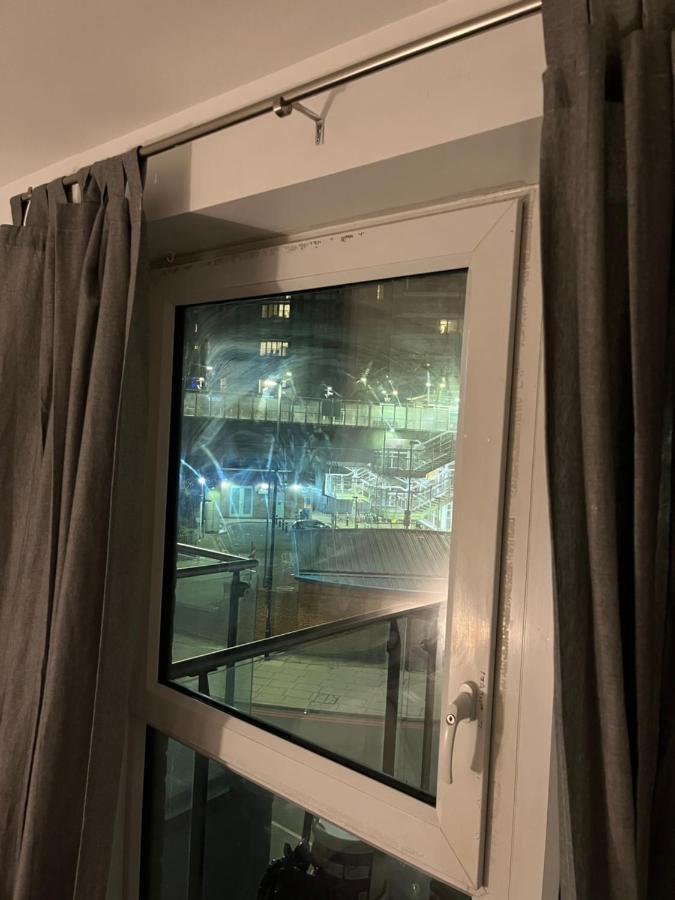 Luxurious Dlr Apartment London Exterior foto