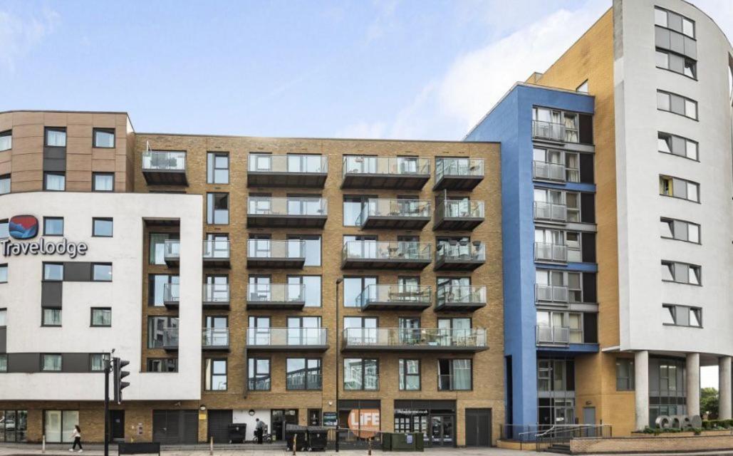 Luxurious Dlr Apartment London Exterior foto