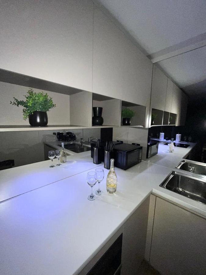 Luxurious Dlr Apartment London Exterior foto